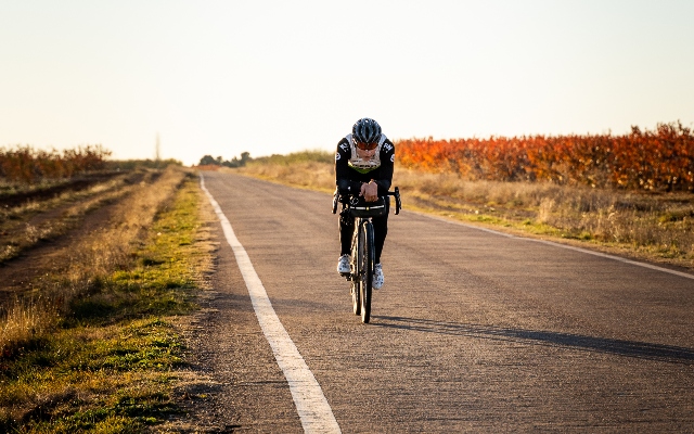 Raúl García Pierna Kern Pharma gravel carretera