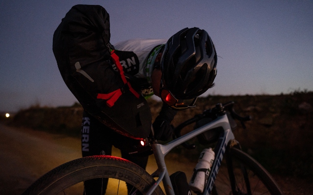 Raúl García Pierna Kern Pharma gravel oscuro
