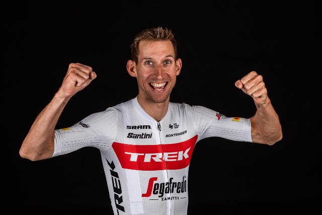 Trek Segafredo maillot