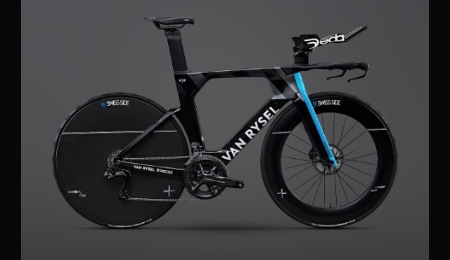 bicicleta equipo decathlon ag2r XCR