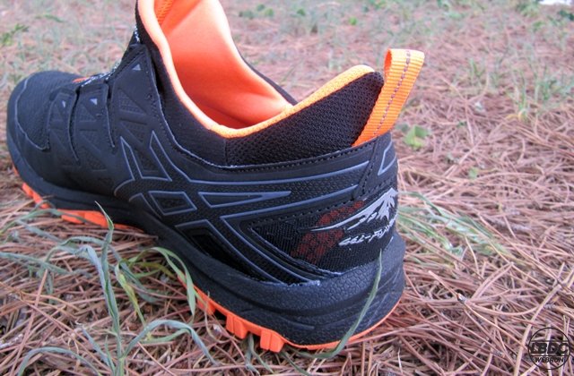 asics gel fujirado mujer