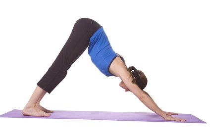 Adho Mukha Svanasana (Postura del perro boca abajo)