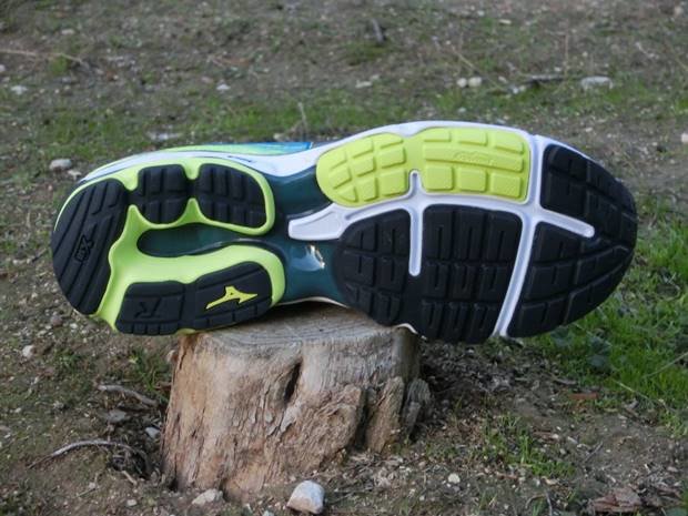 Mizuno wave rider 19