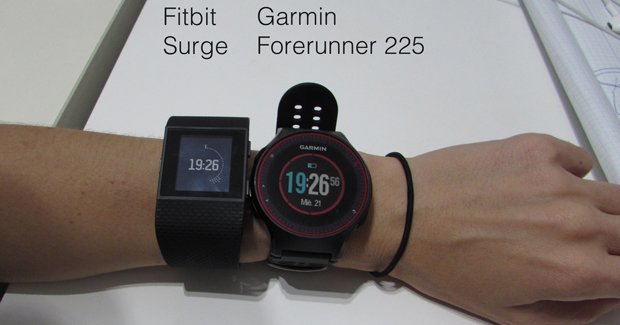 fitbit-surge-vs-Forerunner-225-2