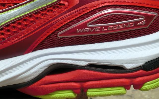 mizuno-wave-legend-4-008