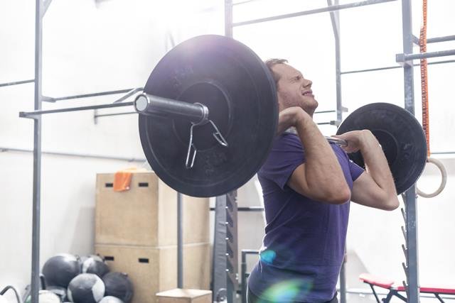 Hoy hablamos del método búlgaro, también conocido como método de contrastes, un entrenamiento enfocado a mejorar la fuerza-resistencia que ayuda al deportista a incrementar su volumen muscular