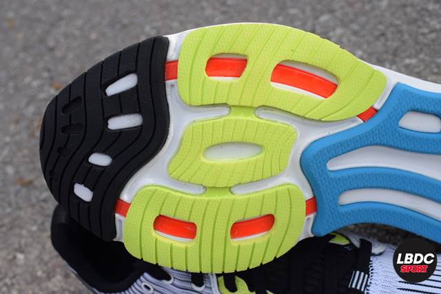 New Balance 890 v6 prueba y opiniones