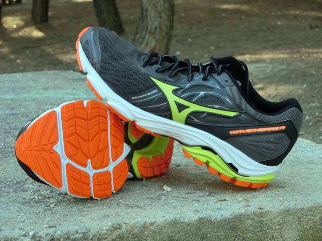 Mizuno Wave inspire 14