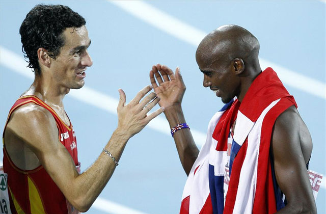 Jesús España, con Mo Farah en una de sus carreras míticas