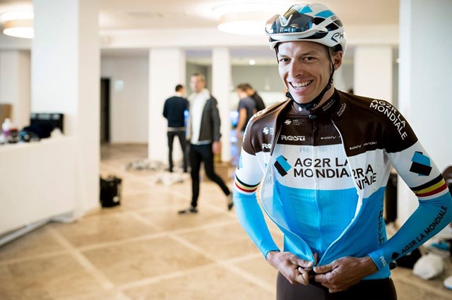 equipacion ag2r ciclismo