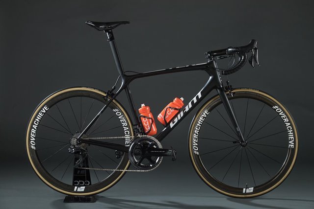 bicicleta giant ccc