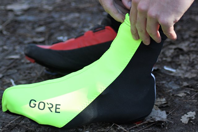 cubrezapatillas ciclismo gore calcetines
