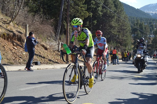 agua ciclistas ultimos kilometros