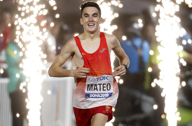 Dani Mateo entra sonriendo a meta en Doha / EFE