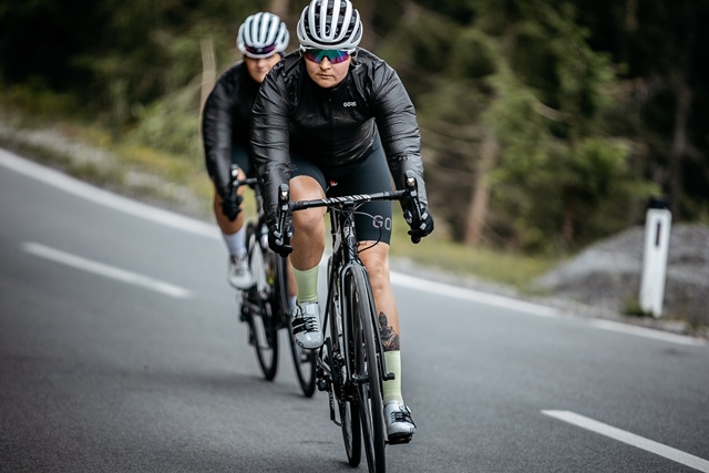 chubasquero o cortavientos ciclismo 