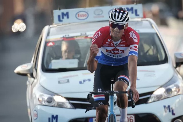 Mathieu van der poel maneta bicicleta
