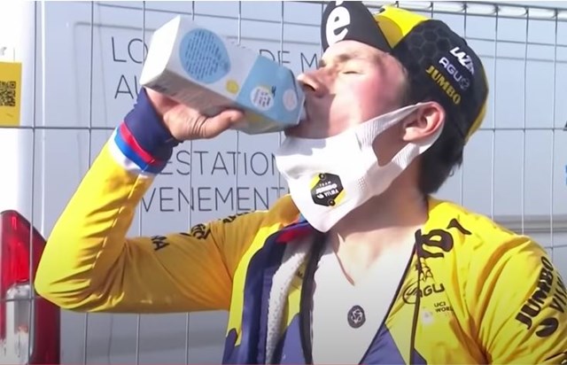 que bebe primoz roglic