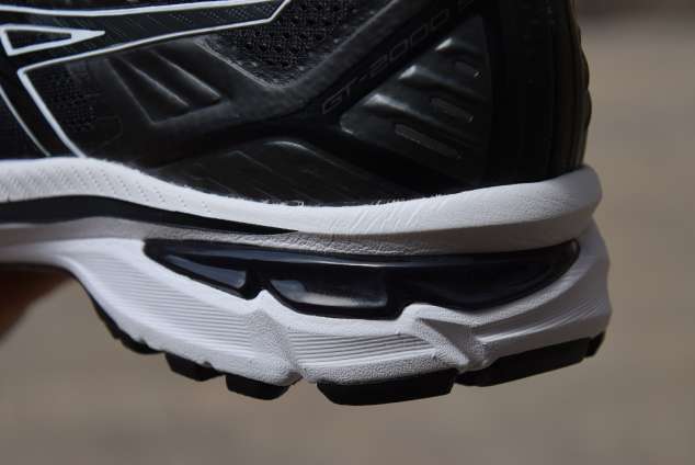 ASICS GT-2000 9 pronador