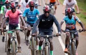 Kipchoge en bicicleta