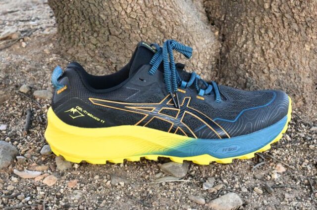 asics trabuco 11