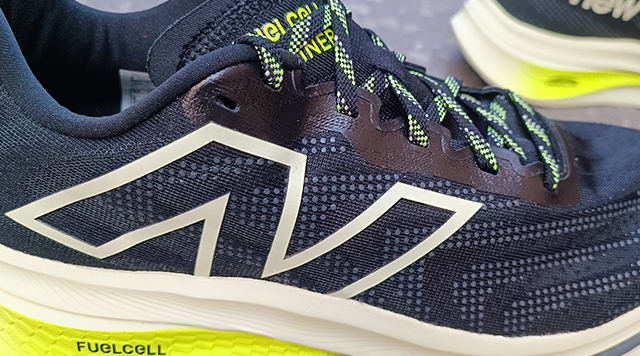 upper New Balance FuelCell SuperComp Trainer v2