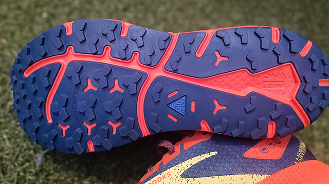 Review Brooks Divide 4