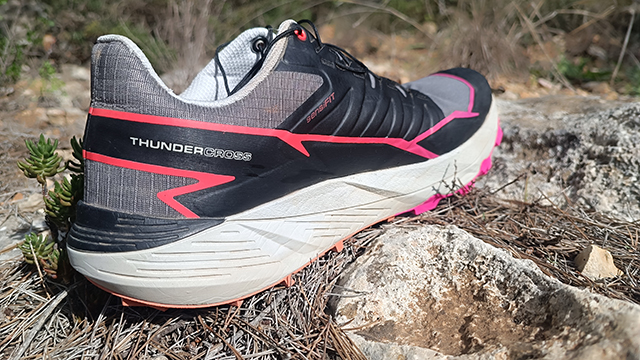 Review Salomon Thundercross09