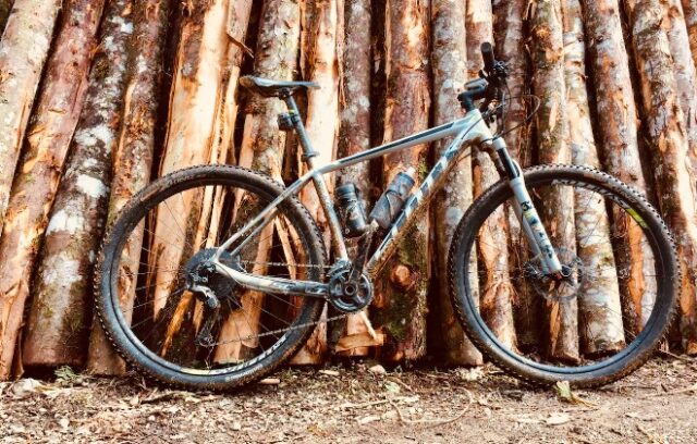 bici de montana sucia