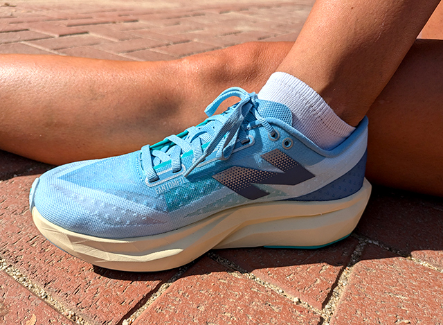 review New Balance Fuelcell Rebel v4