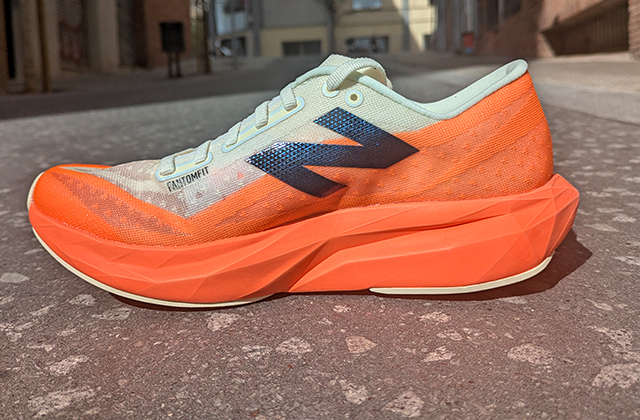 review New Balance Fuelcell Rebel v4