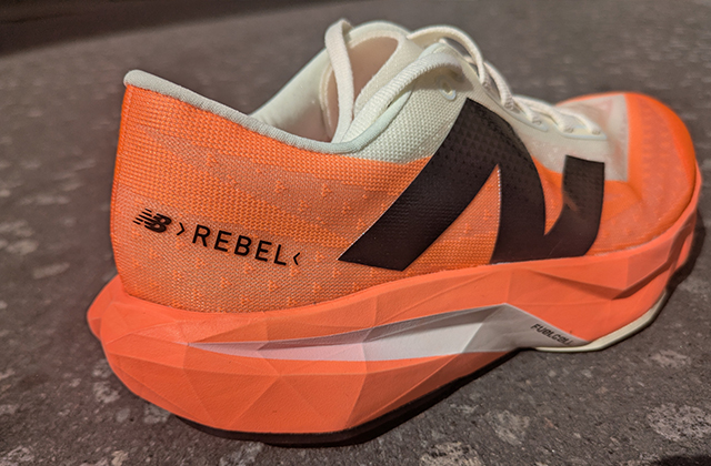 review New Balance Fuelcell Rebel v4