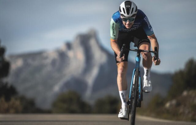 bicicleta Decathlon Ag2r la mondiale