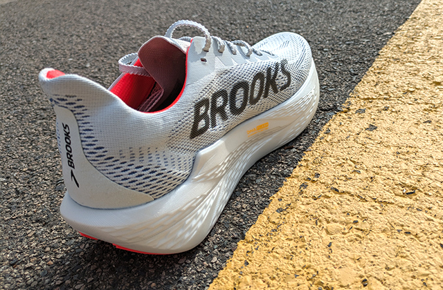review brooks hyperion max 2