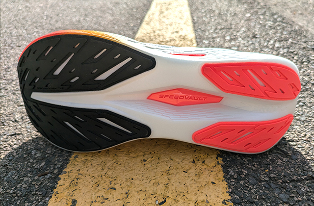 review brooks hyperion max 2