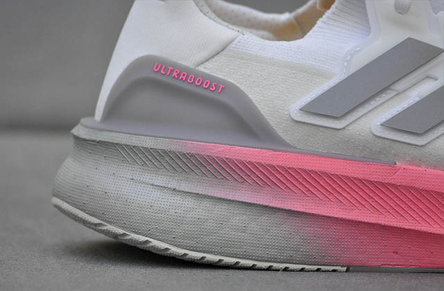 adidas Ultraboost 5 contrafuerte