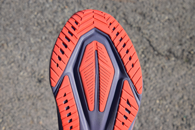 Review ASICS Novablast 5