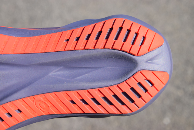 Review ASICS Novablast 5