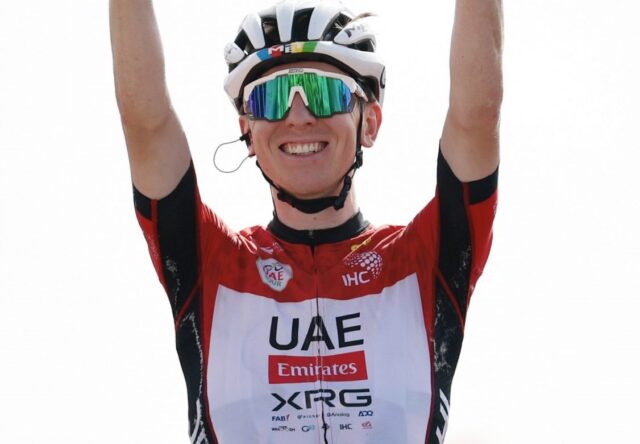 GkeFVNiXsAAows1-1127x2048