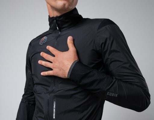 Chaqueta EXO 2.0 Royal Black. Foto: Gobik