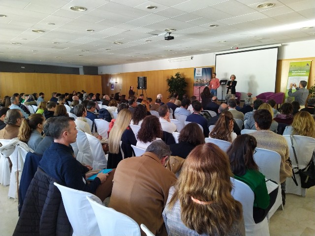 Talleres profesionales en Zaragoza o Córdoba. #Foto: @PedalSpain 