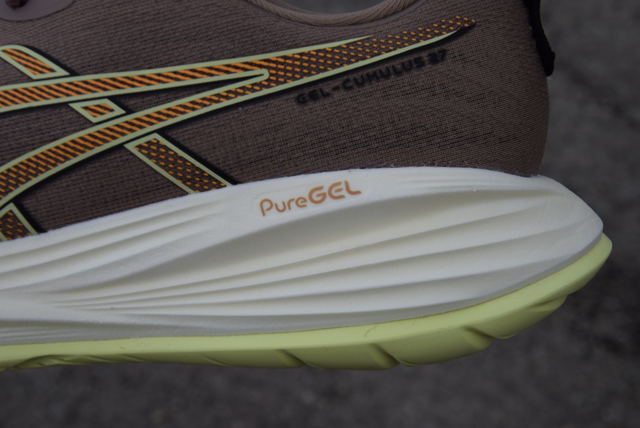 ASICS GEL Cumulus 27