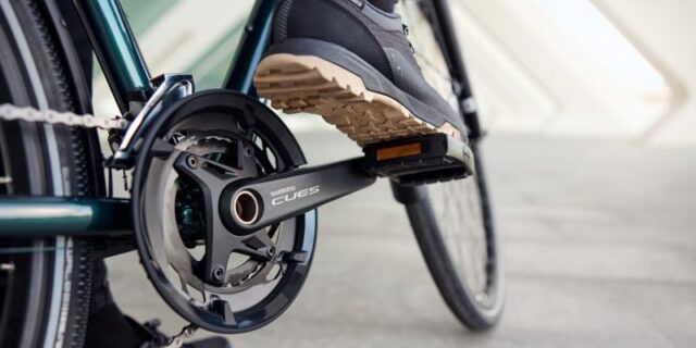 Ciclismo componentes Shimano CUES. Foto. Shimano
