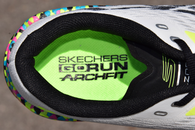 Skechers Go Run Razor 5