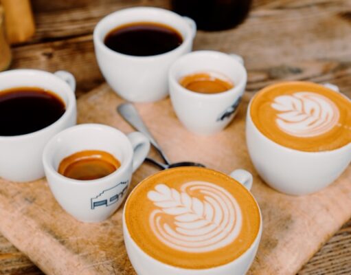 La cafeína puede ser beneficiosa para el ciclista. Foto: Unplash
