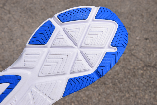 Review Saucony Guide 18
