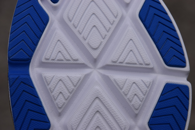 Review Saucony Guide 18