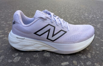 New Balance Fresh Foam X 880 v15, la rodadora que nunca falla