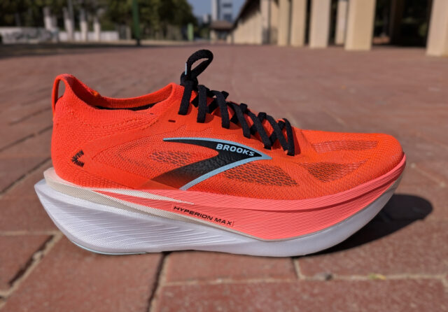 Review Brooks Hyperion Max 3