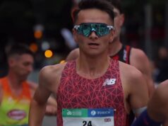 El triatleta Alex Yee vuela en Valencia (2:54/km) y va con todo al maratón