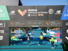 Joyciline Jepkosgei firma la mejor marca femenina del año en València con un John Korir intratable
